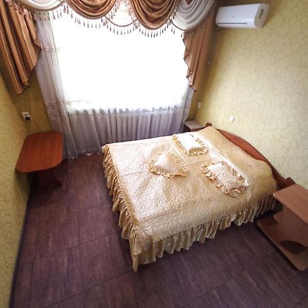 1 Комн Кв Остановка Дворец Спорта Строитель, Рядом С Улицей Химиков Tjerkasy Exteriör bild