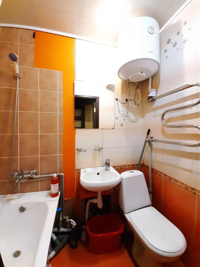 1 Комн Кв Остановка Дворец Спорта Строитель, Рядом С Улицей Химиков Tjerkasy Exteriör bild
